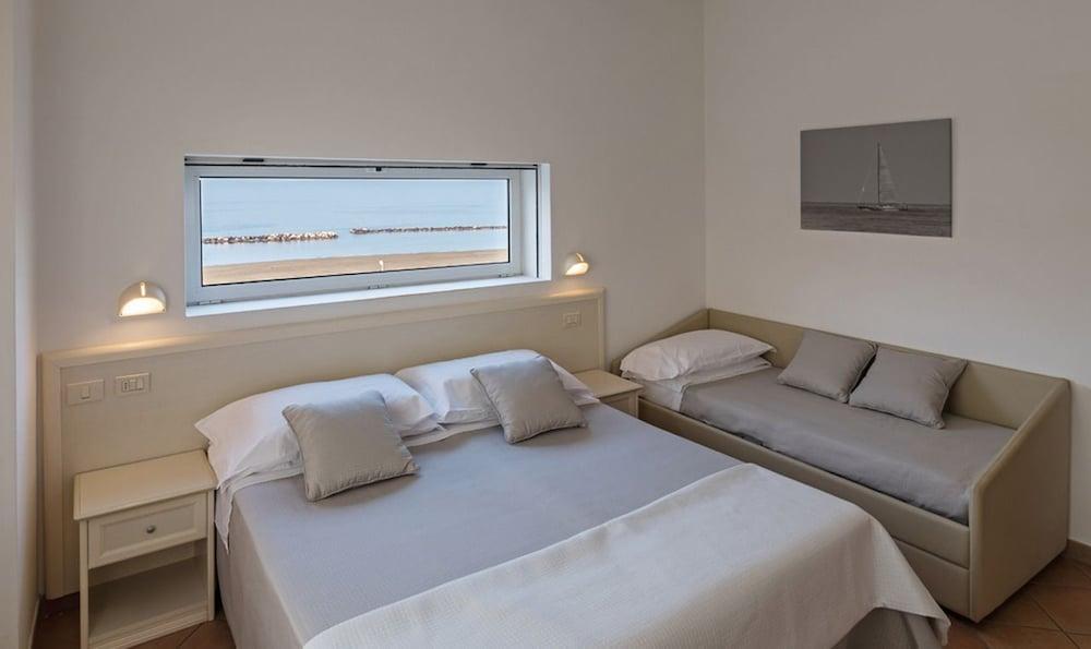 Hotel Trevi - Cattolica Family Resort Esterno foto