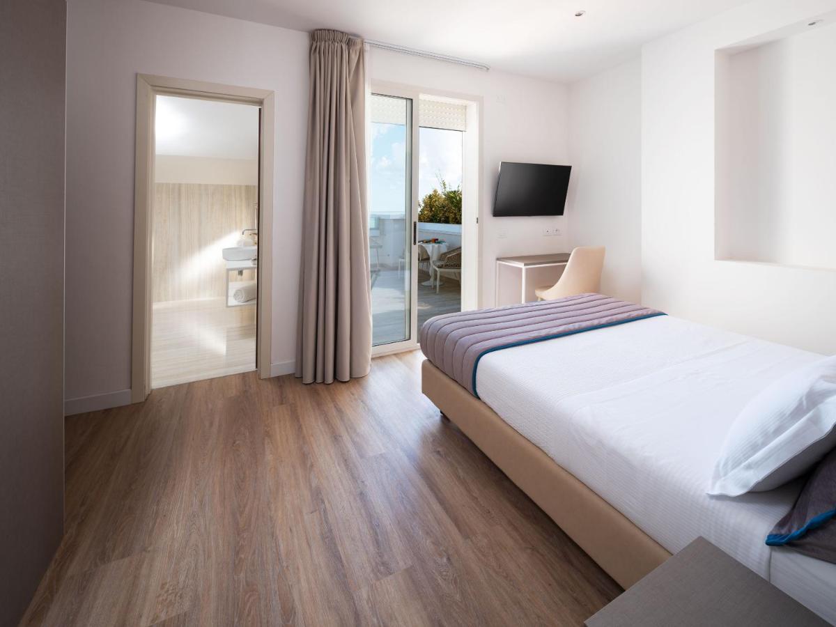 Hotel Trevi - Cattolica Family Resort Esterno foto
