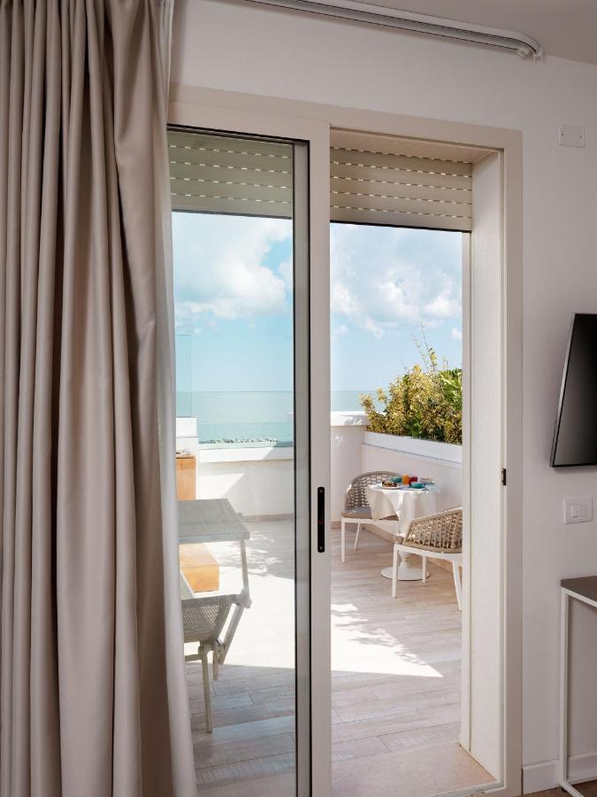 Hotel Trevi - Cattolica Family Resort Esterno foto