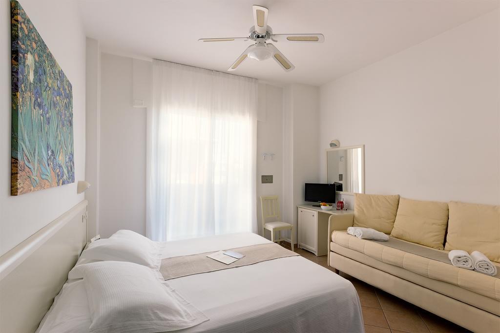 Hotel Trevi - Cattolica Family Resort Esterno foto