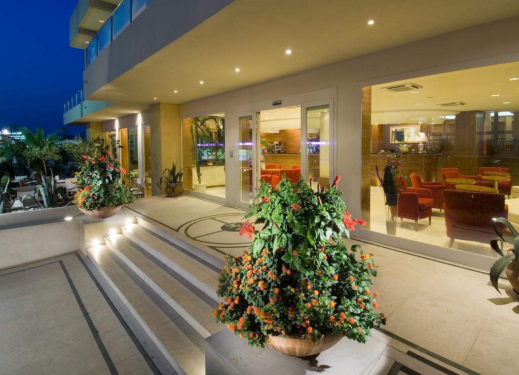Hotel Trevi - Cattolica Family Resort Esterno foto