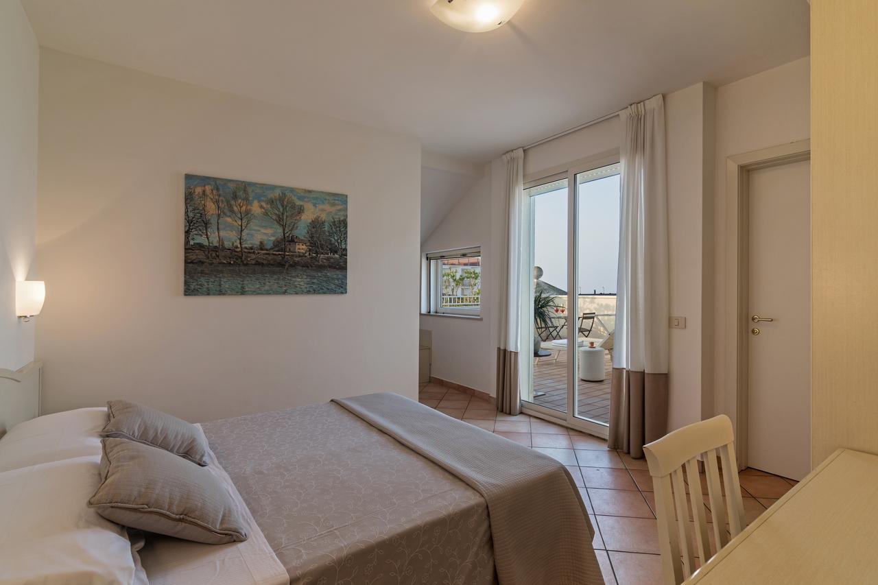 Hotel Trevi - Cattolica Family Resort Esterno foto