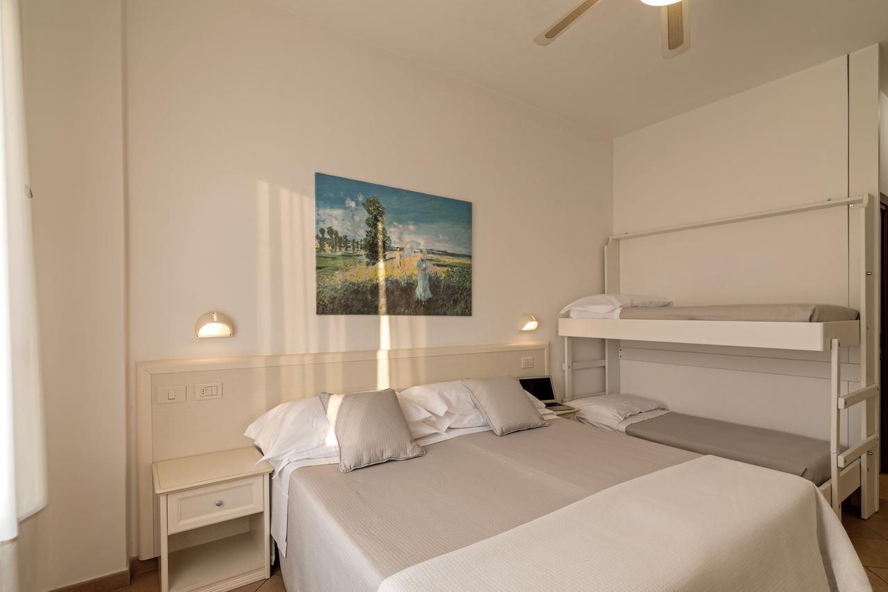 Hotel Trevi - Cattolica Family Resort Esterno foto