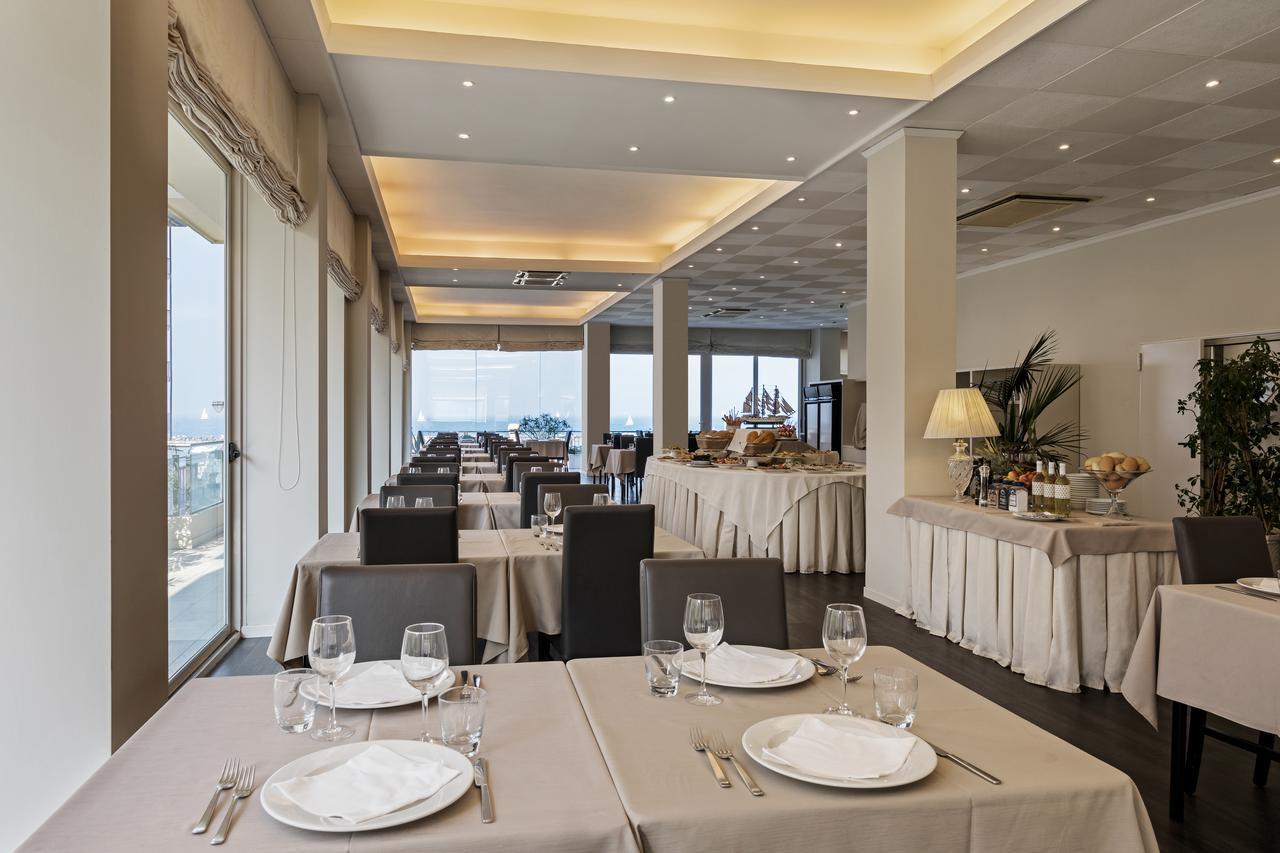 Hotel Trevi - Cattolica Family Resort Esterno foto