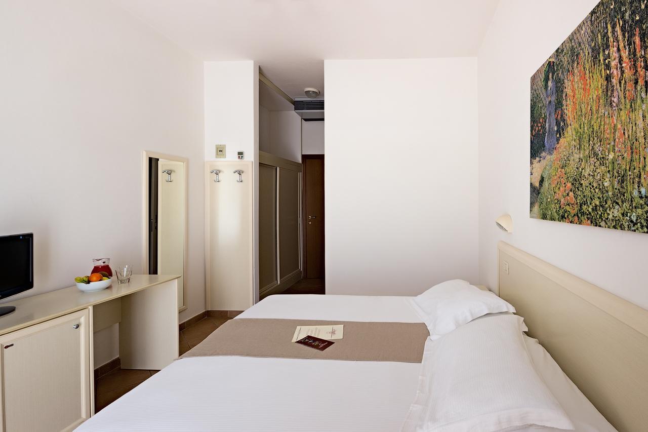 Hotel Trevi - Cattolica Family Resort Esterno foto